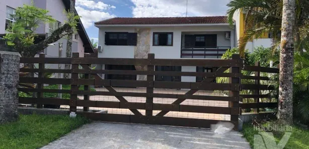 Casa com 4 Quartos para alugar, 250m² no Atami, Pontal do Paraná