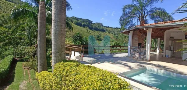 Fazenda / Sítio / Chácara com 2 Quartos à venda, 200m² no Registro, Taubaté