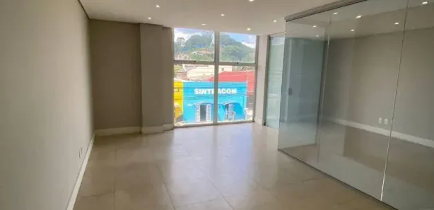 Conjunto Comercial / Sala para alugar, 90m² no Centro, Irati