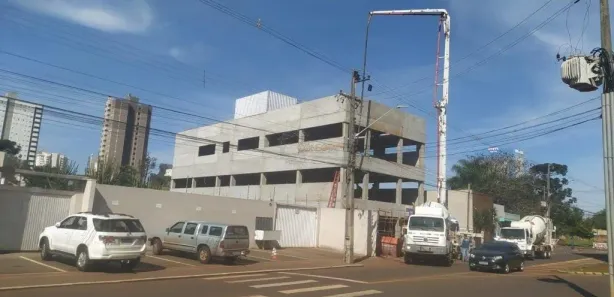 Conjunto Comercial / Sala para alugar, 1000m² no Jardim Bandeirantes, Arapongas