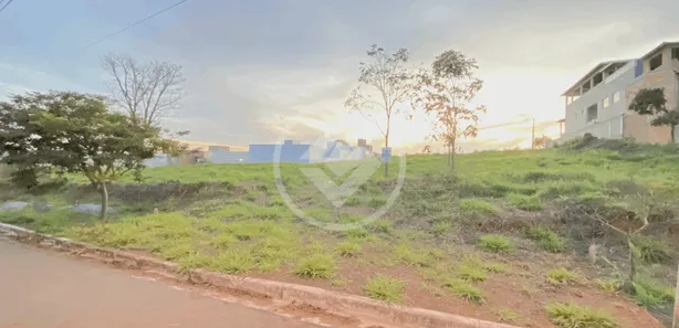 Terreno / Lote / Condomínio à venda, 360m² no Novo Campinho, Pedro Leopoldo