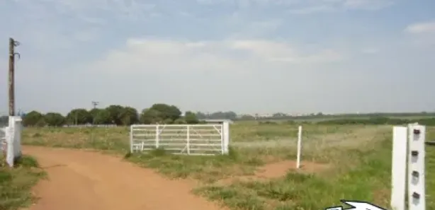 Fazenda / Sítio / Chácara com 3 Quartos para alugar, 600m² no Jardim Jockey Clube, São Carlos