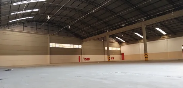 Galpão / Depósito / Armazém à venda, 12000m² no Jardim Belval, Barueri