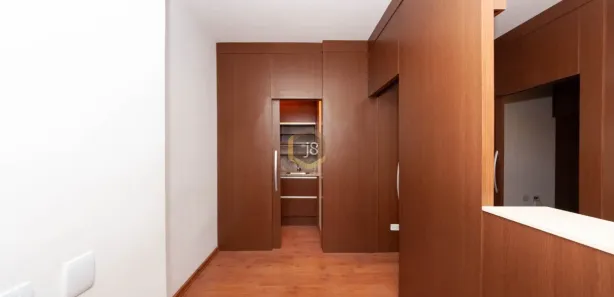 Conjunto Comercial / Sala para alugar, 37m² no Centro, Curitiba