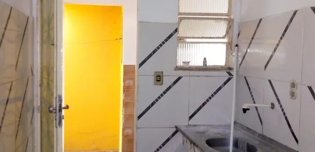 Casa com 1 Quarto para alugar, 50m² no Areia Branca, Belford Roxo