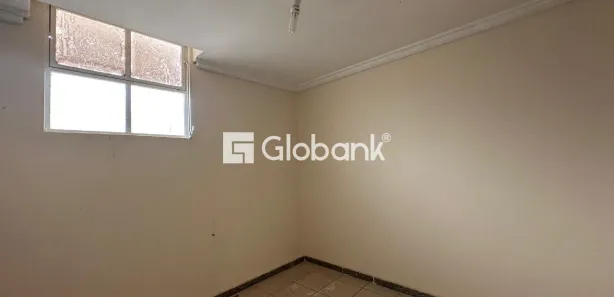 Casa com 4 Quartos para alugar, 110m² no Sagrada Família, Montes Claros