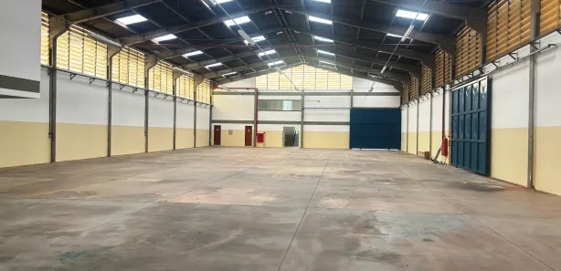 Galpão / Depósito / Armazém para venda ou aluguel, 1657m² no Campo da Vila, Santana de Parnaíba