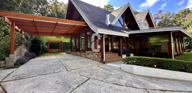 Casa de Condomínio com 5 Quartos para venda ou aluguel, 400m² no Colinas Capivari, Campos do Jordão