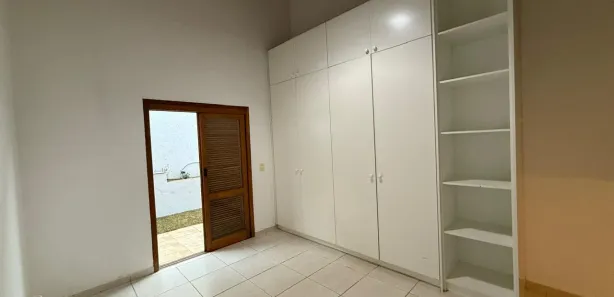 Casa com 3 Quartos para venda ou aluguel, 300m² no Jardim do Golf I, Jandira