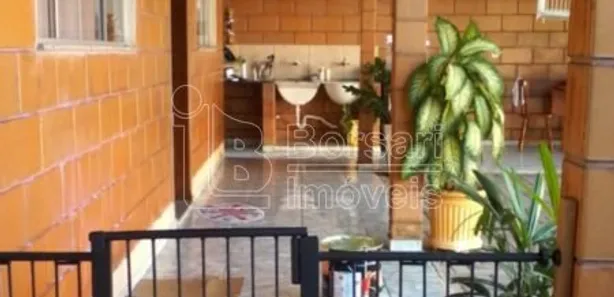 Sobrado com 4 Quartos à venda, 249m² no Centro, Araraquara