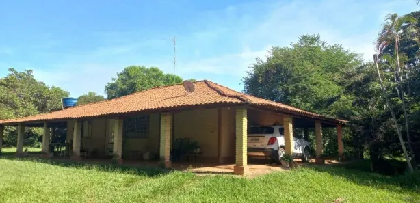 Fazenda / Sítio / Chácara com 3 Quartos para venda ou aluguel, 287m² no Conjunto Habitacional Pedro Perri, Araçatuba