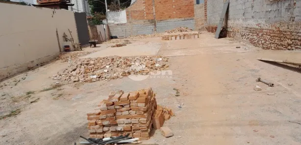 Terreno / Lote / Condomínio à venda, 250m² no Piraporinha, Diadema