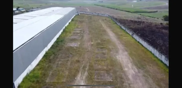 Galpão / Depósito / Armazém para alugar, 20000m² no Centro, Escada