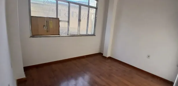 Conjunto Comercial / Sala para alugar, 28m² no Centro, Duque de Caxias