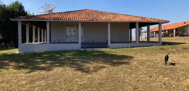 Fazenda / Sítio / Chácara com 3 Quartos à venda, 150m² no , Alambari