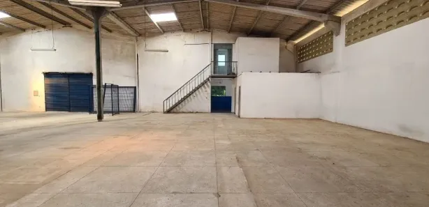 Galpão / Depósito / Armazém para alugar, 605m² no Candelária, Natal