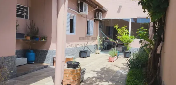 Casa com 3 Quartos à venda, 135m² no Jardim Santa Maria, Jacareí