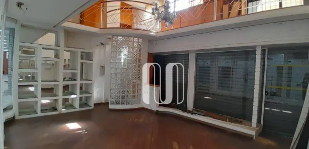 Loja / Salão / Ponto Comercial para alugar, 30m² no Centro, Macaé