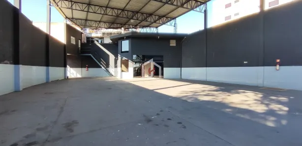 Galpão / Depósito / Armazém para alugar, 300m² no Jardim Rosely, Pindamonhangaba