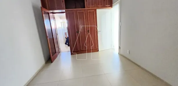 Sobrado com 4 Quartos para alugar, 315m² no Santana, Araçatuba