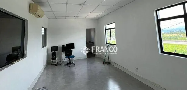 Galpão / Depósito / Armazém para venda ou aluguel, 1141m² no Terra Nova, Taubaté