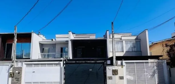 Sobrado com 2 Quartos à venda, 81m² no Anita Garibaldi, Joinville