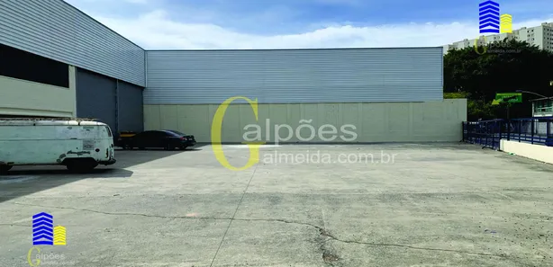 Galpão / Depósito / Armazém para alugar, 3082m² no Jardim Triângulo, Taboão da Serra