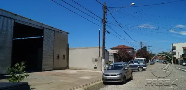 Galpão / Depósito / Armazém à venda, 360m² no Vila Julieta, Resende