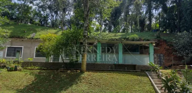 Fazenda / Sítio / Chácara com 2 Quartos à venda, 210m² no Centro, Juquitiba