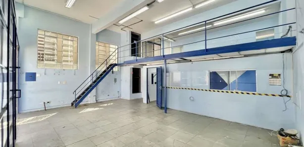 Galpão / Depósito / Armazém para venda ou aluguel, 585m² no Jardim Bonfiglioli, São Paulo