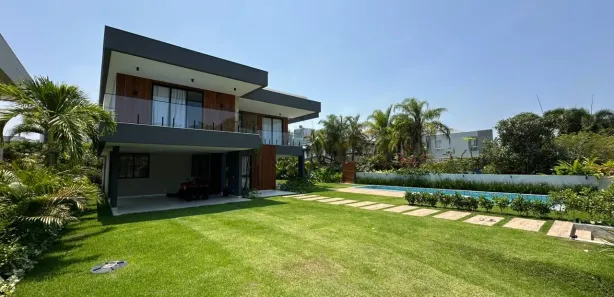 Casa de Condomínio com 5 Quartos para venda ou aluguel, 650m² no Busca Vida (Abrantes), Camaçari