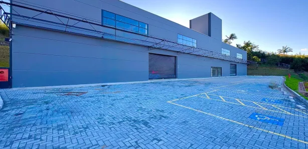 Conjunto Comercial / Sala para alugar, 240m² no Do Salto, Blumenau