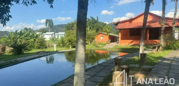 Fazenda / Sítio / Chácara com 3 Quartos à venda, 180m² no Parada Modelo, Guapimirim