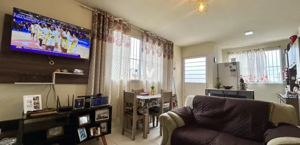 Casa com 2 Quartos à venda, 42m² no Tomazetti, Santa Maria