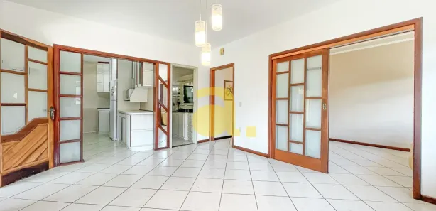 Casa com 3 Quartos para alugar, 200m² no Água Verde, Blumenau
