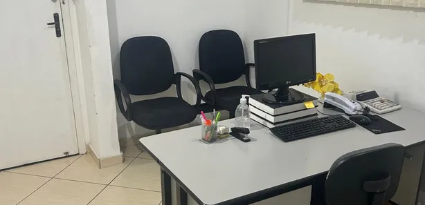 Loja / Salão / Ponto Comercial com 3 Quartos à venda, 57m² no Campos Elíseos, Resende