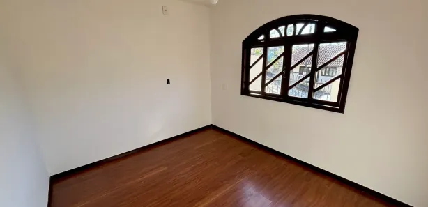 Casa com 5 Quartos à venda, 214m² no Velha Central, Blumenau