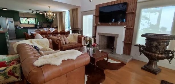 Casa de Condomínio com 4 Quartos à venda, 256m² no Alto da Boa Vista, Campos do Jordão