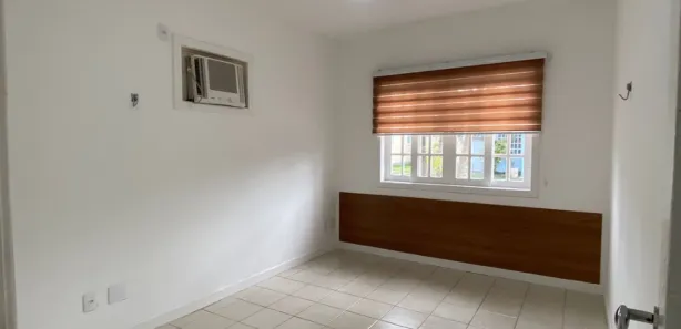Casa de Condomínio com 3 Quartos para alugar, 105m² no Jardim Campomar, Rio das Ostras