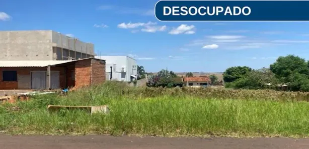 Terreno / Lote Comercial à venda, 400m² no Centro, Tupãssi