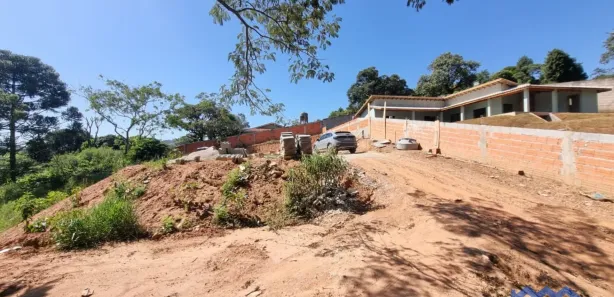 Fazenda / Sítio / Chácara com 3 Quartos à venda, 1000m² no , Mairinque