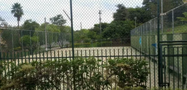 Fazenda / Sítio / Chácara com 5 Quartos para alugar, 800m² no Centro, Caçapava