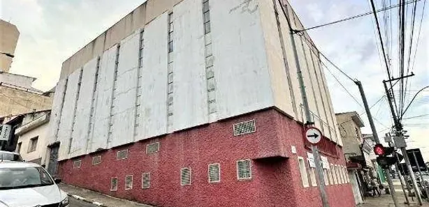 Galpão / Depósito / Armazém para venda ou aluguel, 749m² no Centro, Bragança Paulista