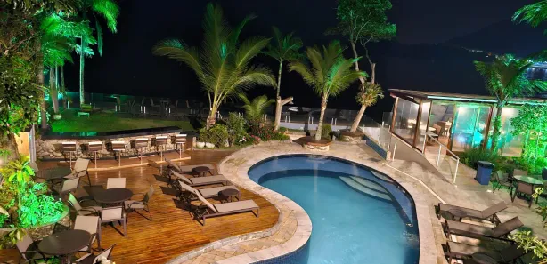 Hotel / Motel / Pousada com 21 Quartos à venda, 1500m² no Boiçucanga, São Sebastião