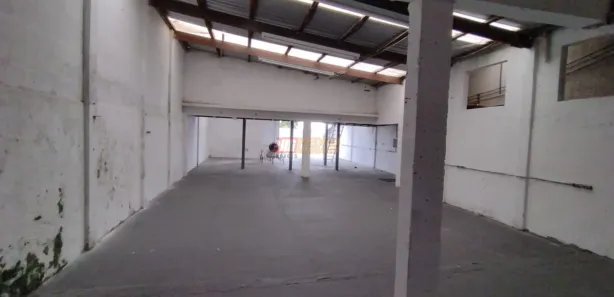 Galpão / Depósito / Armazém à venda, 300m² no Cidade São Jorge, Santo André