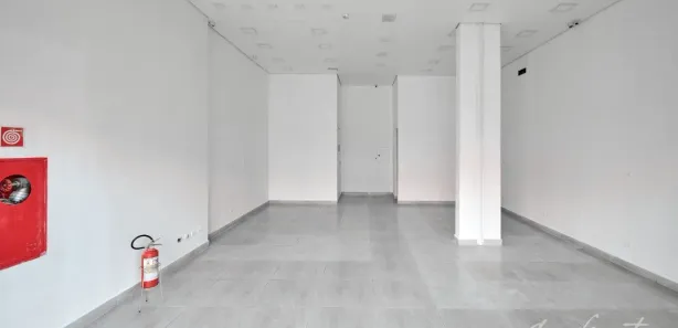 Loja / Salão / Ponto Comercial para alugar, 58m² no Bacacheri, Curitiba