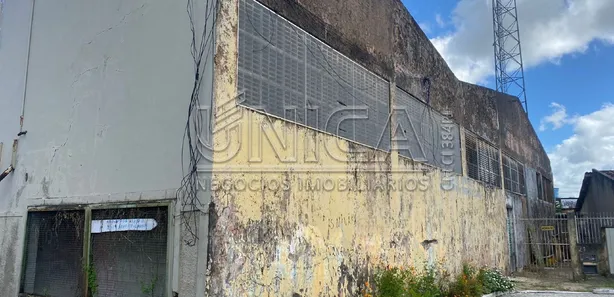 Galpão / Depósito / Armazém à venda, 2100m² no Rosa Elze, São Cristóvão