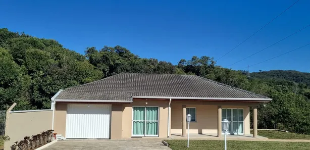 Fazenda / Sítio / Chácara com 3 Quartos à venda, 200m² no Pacotuba, Almirante Tamandaré
