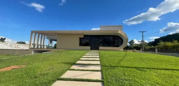 Casa com 4 Quartos à venda, 420m² no Centro, Hidrolândia