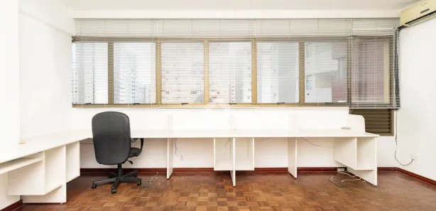 Conjunto Comercial / Sala à venda, 31m² no Centro, Curitiba